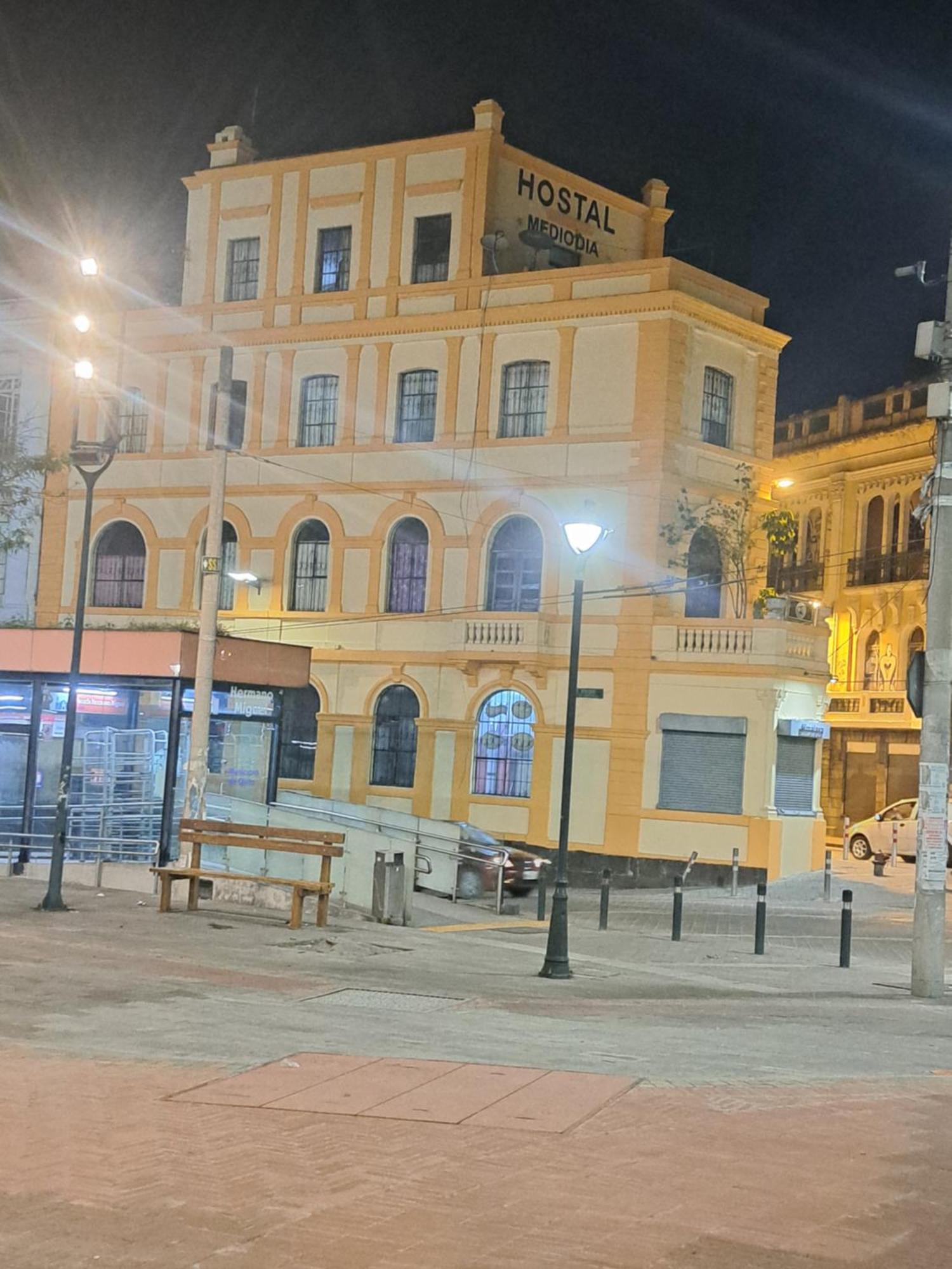 Hostal Mediodia Quito Ngoại thất bức ảnh