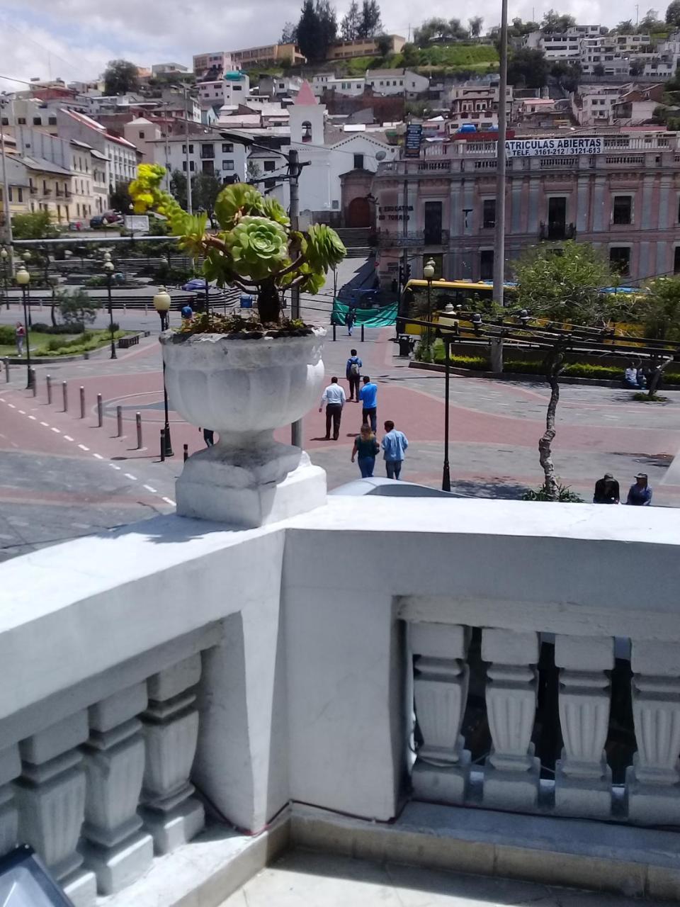 Hostal Mediodia Quito Ngoại thất bức ảnh