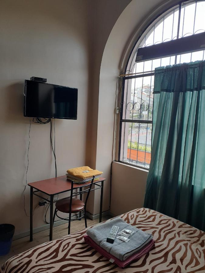 Hostal Mediodia Quito Ngoại thất bức ảnh