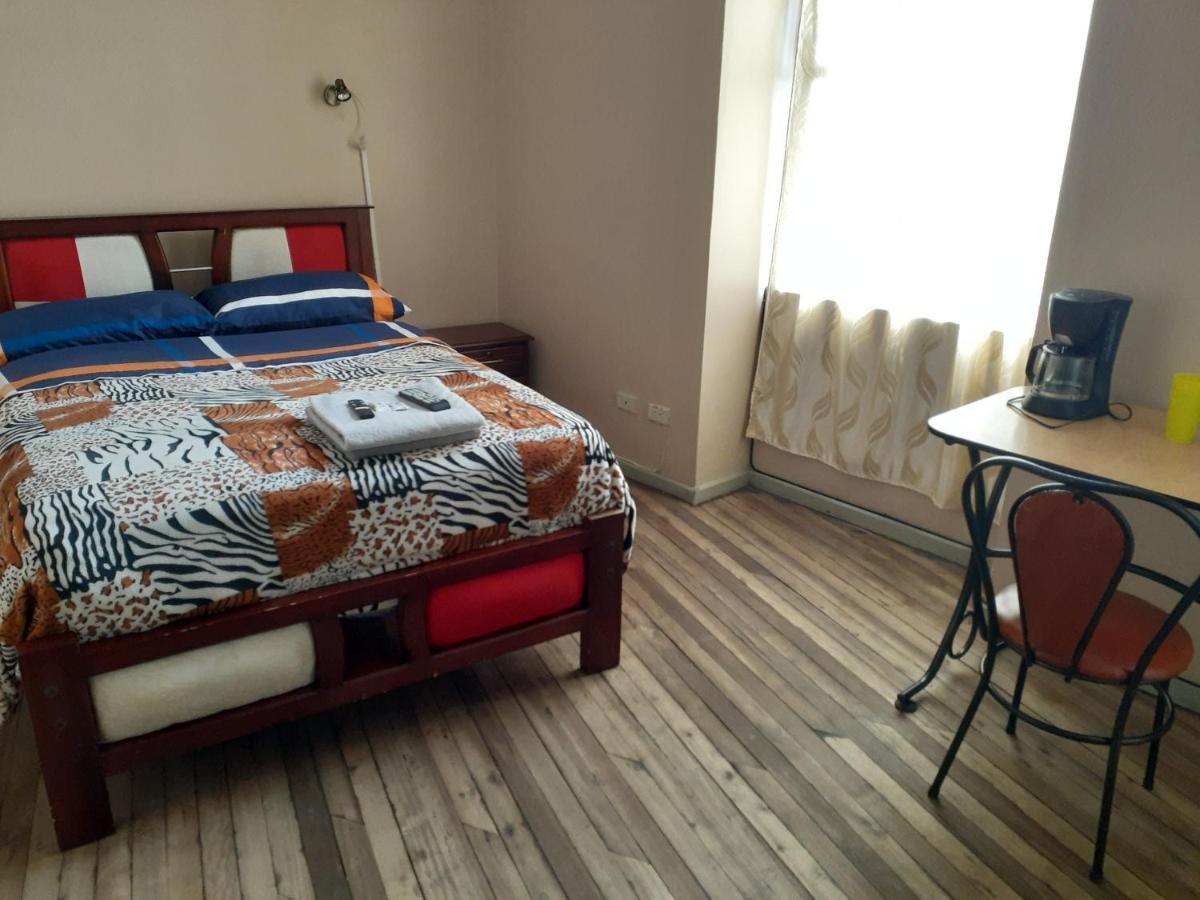 Hostal Mediodia Quito Ngoại thất bức ảnh