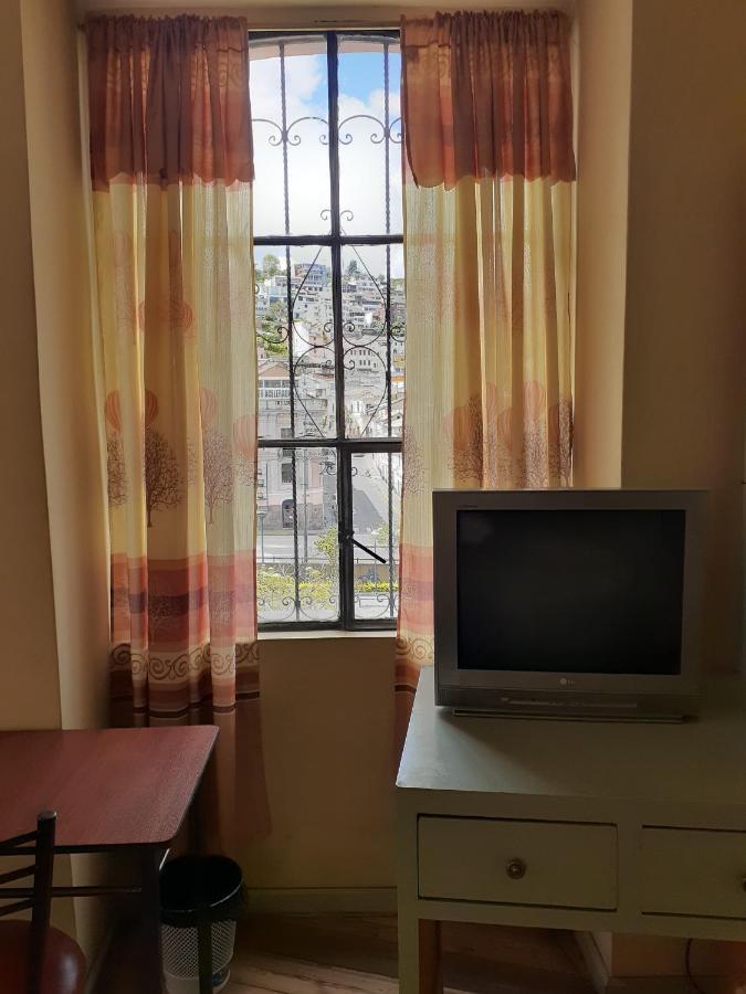Hostal Mediodia Quito Ngoại thất bức ảnh